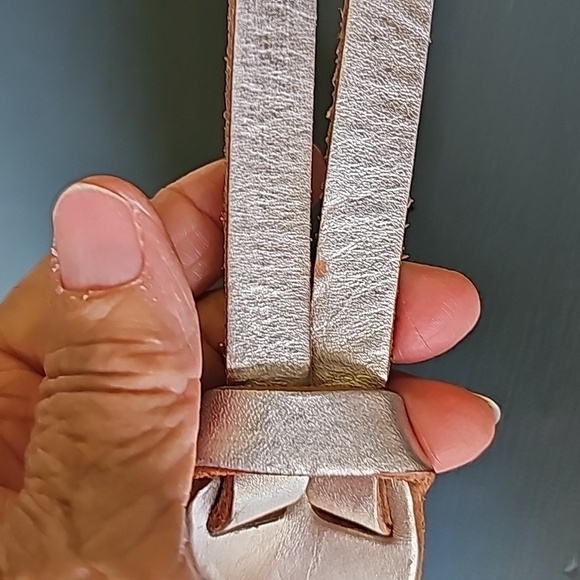 American eagle silver women's Belt. Size medium. Very good used condition. - Picture 3 of 7